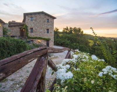 Camera per 4 persone tra le colline marchigiane